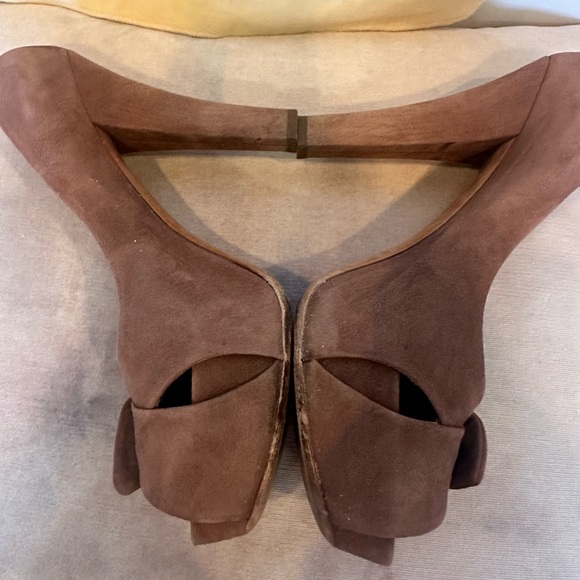 Louis Vuitton shoes - Picture 6 of 12